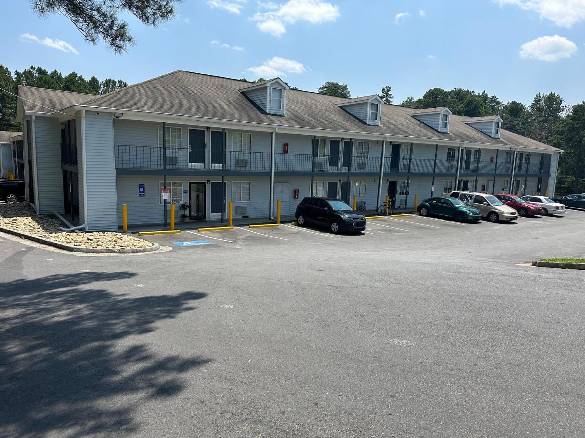 Live In Lodge Snellville Bagian luar foto